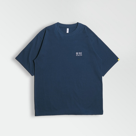 SHRINK THE WORLD TEE 詳細画像