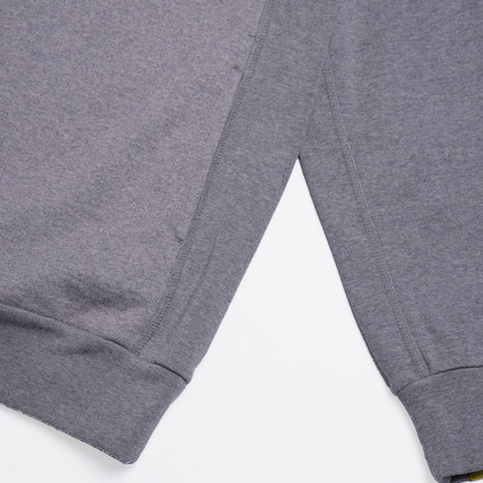 SHRINK THE WORLD HOODIE 詳細画像